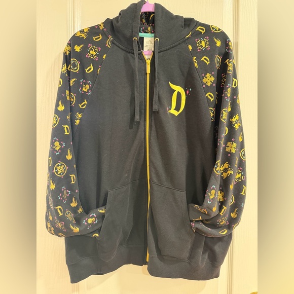 Disney Tops - Disney Sleeping Beauty Castle Hoodie Women’s 1X Black Full Zip Disneyland